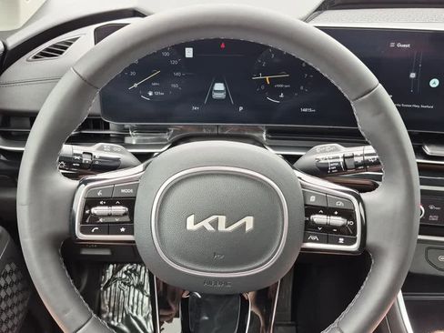 Used 2025 Kia Carnival SX Prestige FWD image 20
