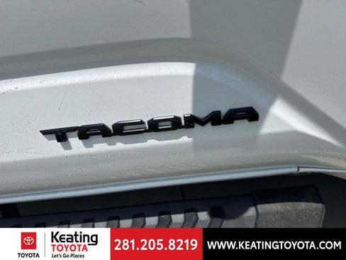 Used 2024 Toyota Tacoma TRD Sport AWD/4WD image 9