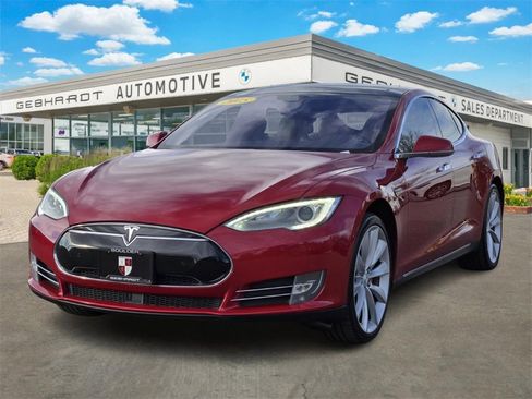 Used 2015 Tesla Model S P90D image 3