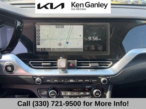 Certified 2022 Kia Niro EX Premium FWD image 13