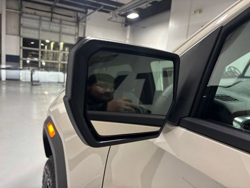 New 2026 GMC Canyon Elevation w/ Convenience Package image 9