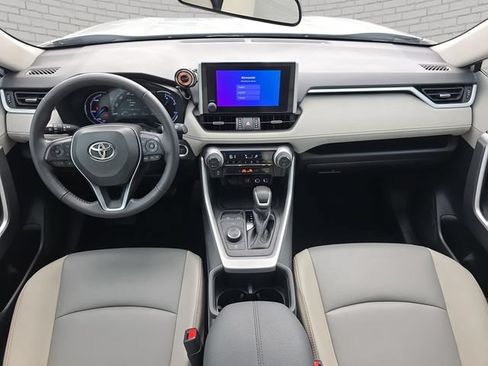 Used 2023 Toyota RAV4 XLE Premium AWD/4WD image 10