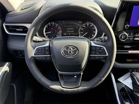 New 2026 Toyota Highlander XLE AWD/4WD image 13