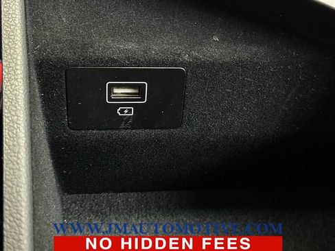 Used 2022 Genesis G70 2.0T image 35