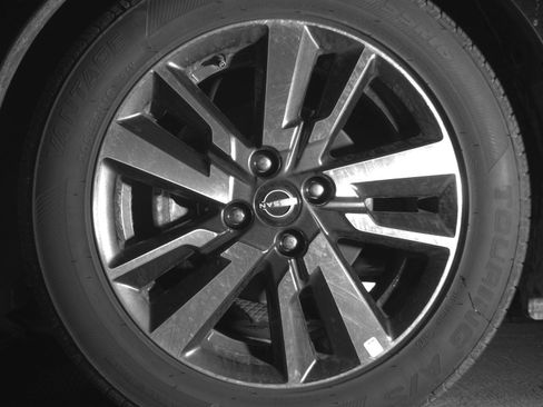 Used 2025 Nissan Versa SV FWD image 12