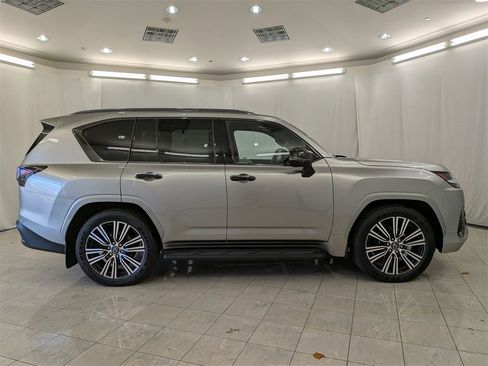 New 2025 Lexus LX 600 4WD w/ Luxury Package image 14