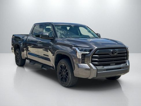 Used 2022 Toyota Tundra SR5 AWD/4WD image 3