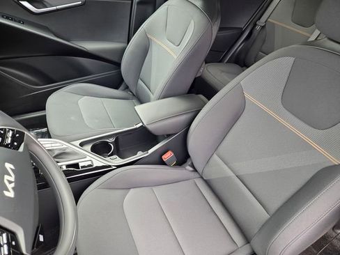 New 2026 Kia Niro LX FWD image 17
