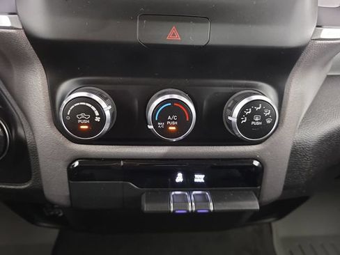 Used 2019 RAM 1500 Big Horn AWD/4WD image 23
