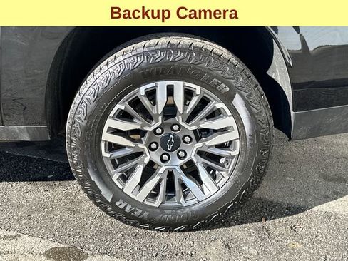 Used 2025 Chevrolet Suburban Z71 AWD/4WD image 9