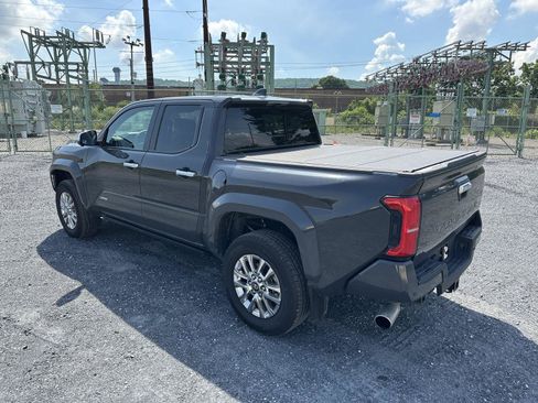 Used 2024 Toyota Tacoma Limited w/ Limited Package (LT) AWD/4WD image 6