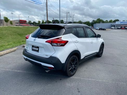 Used 2020 Nissan Kicks SR w/ SR Premium Package FWD image 6