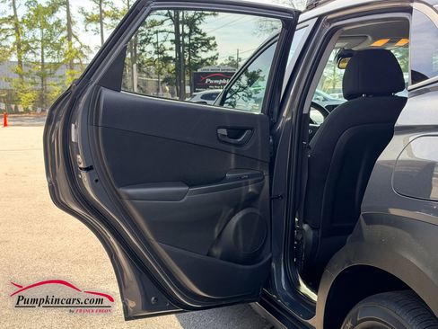 Used 2023 Hyundai Kona SEL image 23