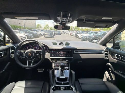 Used 2023 Porsche Cayenne GTS AWD/4WD image 13