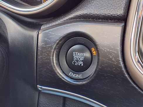 Used 2014 Jeep Grand Cherokee Limited w/ Trailer Tow Group IV image 22