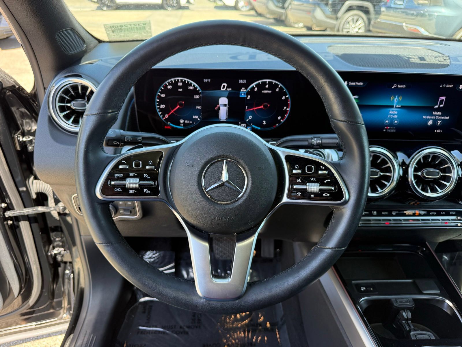 Used 2023 Mercedes-Benz GLB 250 image 31