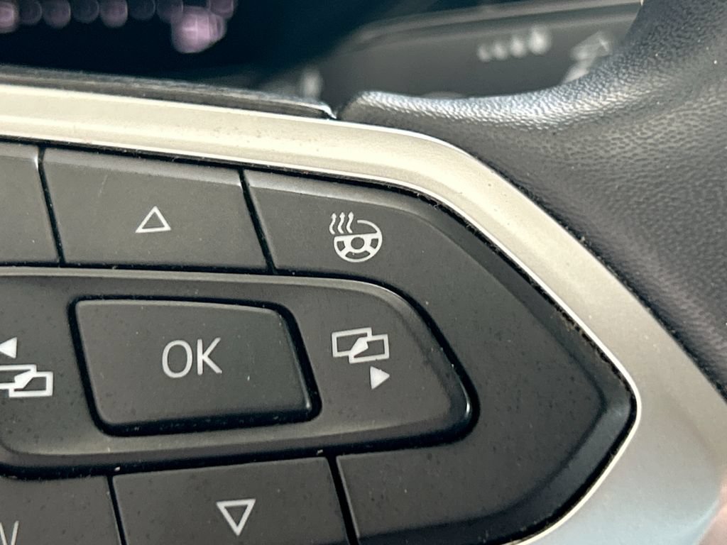 Certified 2023 Volkswagen Taos SE FWD image 17