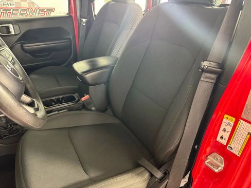 Used 2018 Jeep Wrangler Unlimited Sport image 30
