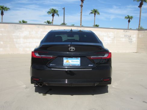 Used 2025 Toyota Camry XSE FWD image 7