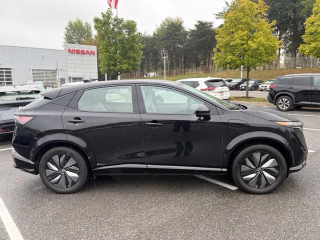 Used 2024 Nissan Ariya AWD image 9