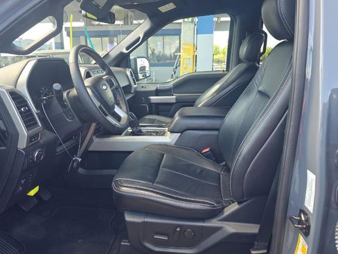 Used 2019 Ford F150 Lariat w/ Equipment Group 502A Luxury image 6