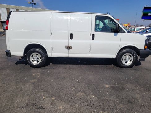 Used 2019 Chevrolet Express 2500 w/ Communications Package RWD image 4