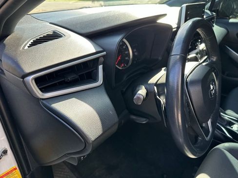 Used 2020 Toyota Corolla SE FWD image 25