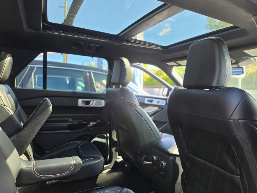 Used 2023 Ford Explorer ST AWD/4WD image 34