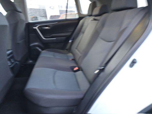 Used 2025 Toyota RAV4 XLE image 30
