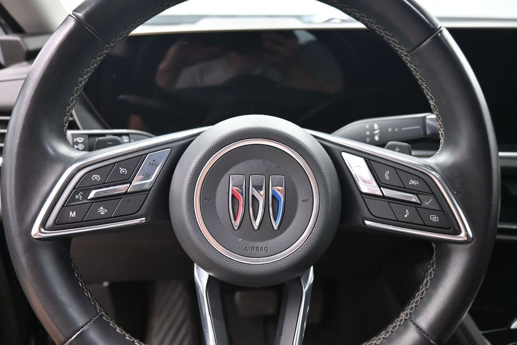 Used 2024 Buick Envision Preferred AWD/4WD image 17
