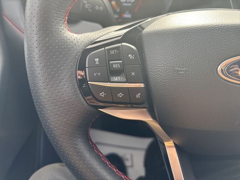 Used 2025 Ford Explorer ST-Line w/ ST-Line Street Pack image 19