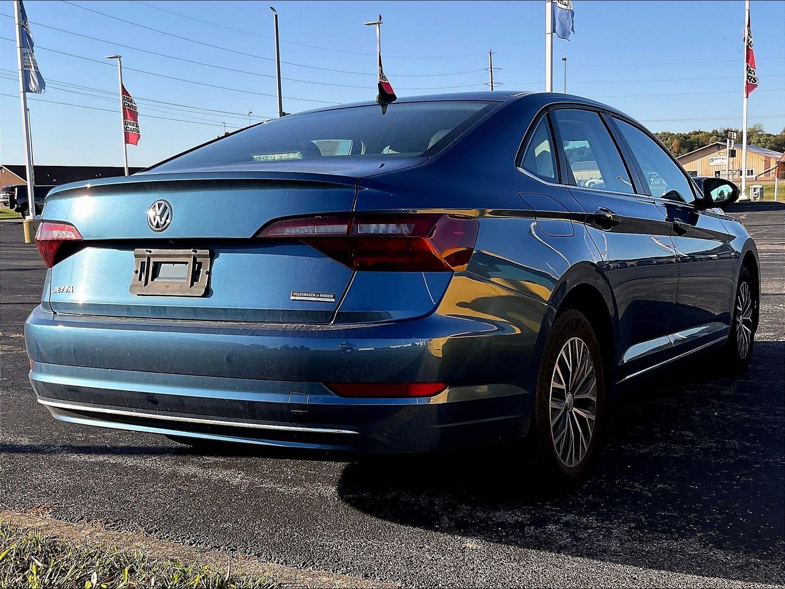 Used 2020 Volkswagen Jetta SE w/ SE Cold Weather Package FWD image 2