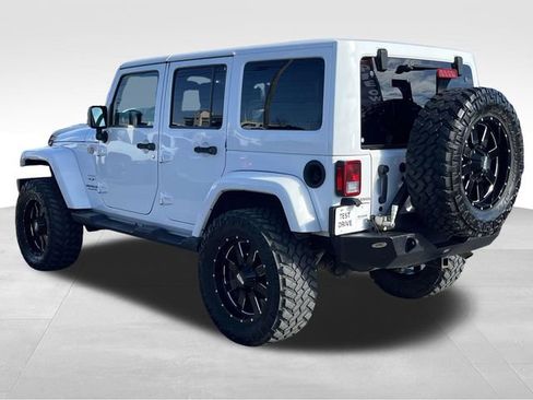 Used 2016 Jeep Wrangler Unlimited Sahara image 5