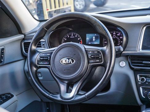 Used 2016 Kia Optima EX w/ Premium Package image 17