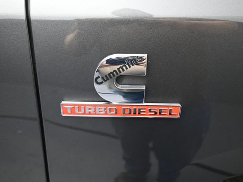 Used 2024 RAM 2500 Laramie AWD/4WD image 12