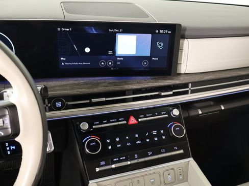 Used 2025 Hyundai Santa Fe Calligraphy image 5