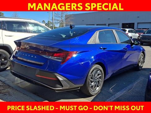 Used 2024 Hyundai Elantra SEL image 8