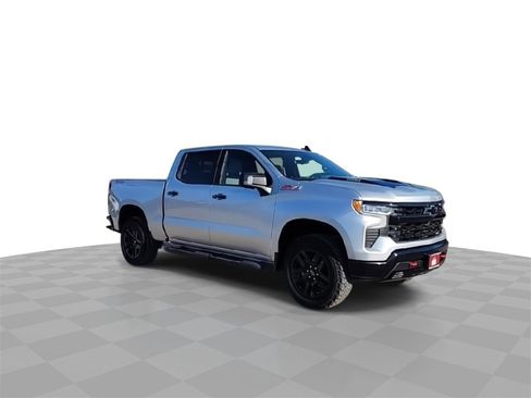 Certified 2022 Chevrolet Silverado 1500 LT Trail Boss w/ Convenience Package II image 2