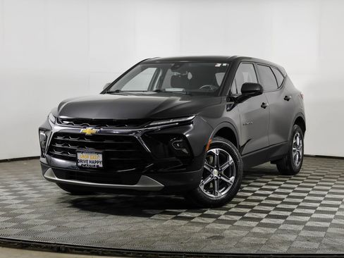 Used 2023 Chevrolet Blazer LT w/ Driver Confidence Package FWD image 2