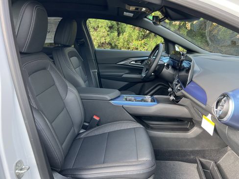 New 2026 Chevrolet Equinox EV LT AWD/4WD image 31