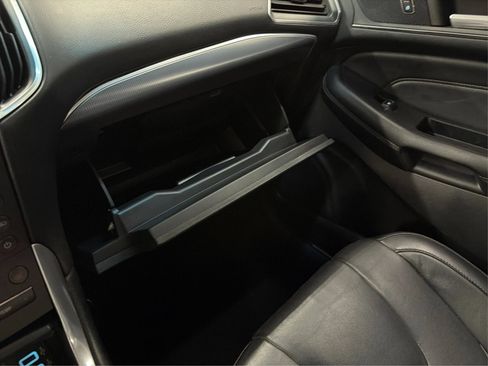 Used 2017 Ford Edge Titanium FWD image 25