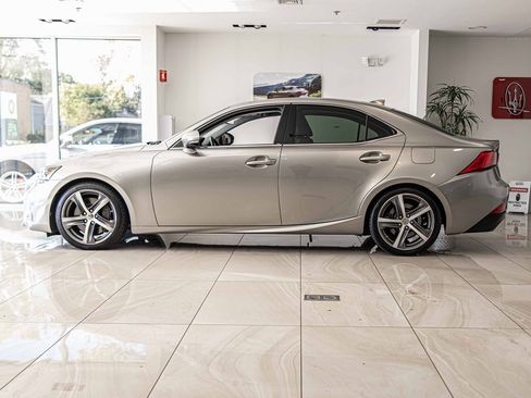 Used 2017 Lexus IS 300 AWD image 6