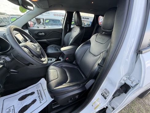 Certified 2022 Jeep Cherokee Latitude Lux image 9