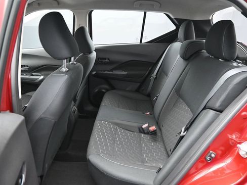 Used 2024 Nissan Kicks SV FWD image 12