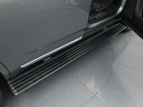 Used 2024 GMC Yukon Denali w/ Denali Reserve Package image 9