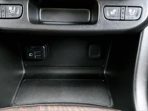 Used 2021 GMC Canyon Denali image 25