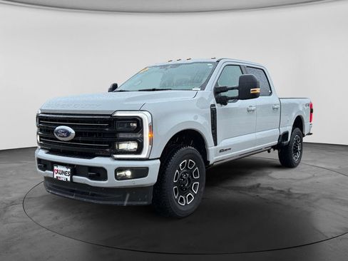 Used 2026 Ford F250 Platinum AWD/4WD image 4