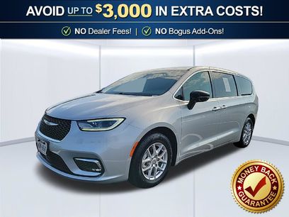 Used 2024 Chrysler Pacifica Touring-L