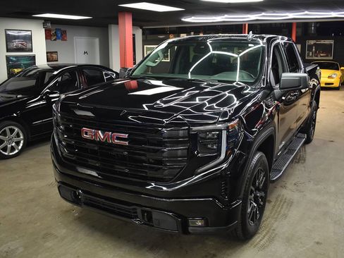 Used 2024 GMC Sierra 1500 Elevation image 1