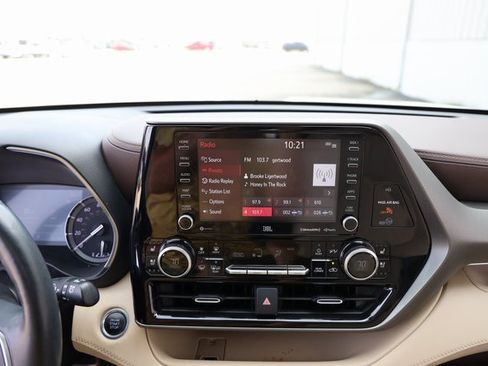 Certified 2021 Toyota Highlander Limited image 20